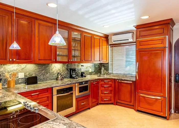 Modern Oceanfront With A Chic Coastal Design, Resort-style Amenities, And Direct Access Сasa de vacaciones Playa Flamingo